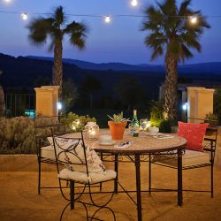 outdoor dining at casa la siesta