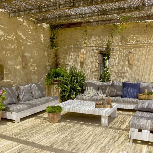 Relaxed Seating Outdoors