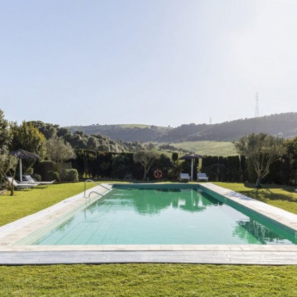Luxurious pool in Cadiz countryside